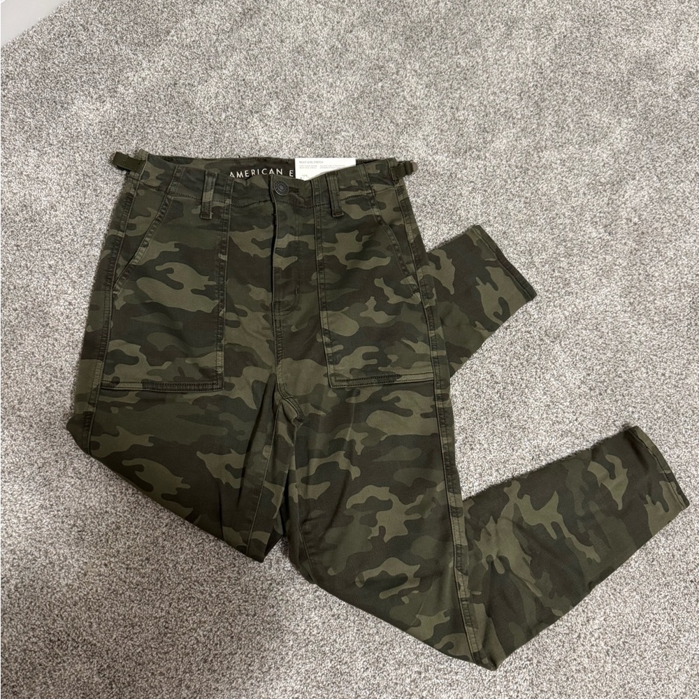 NWT American Eagle Camo Curvy Hi-Rise Jegging, Size 4 X-Short